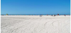 Beach - 3-bedroom condo in charming Siesta Key on intercostal and steps from beach (Siesta Key)