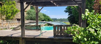 4-person gîte in 17th-century bastide, swimming pool, large garden, patio