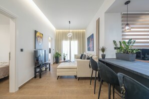 Living area - In Athenian riviera ,with sea view,800m from the beach, a luxury apartment ! (Voula)