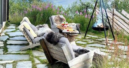 Charming moutain cabin with charm near Vasstulan