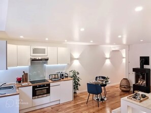 Kühlschrank, Ofen, Herdplatte, Geschirrspüler