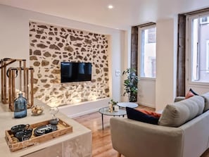 Fernseher, Kamin