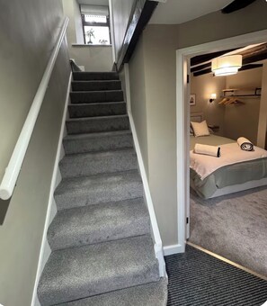 1 bedroom, iron/ironing board, free WiFi, bed sheets -     Historic 1621 Cottage with Modern Comforts (Alston)