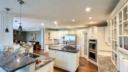99 Retreats-Luxury House for 12 people