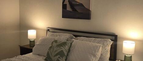 Desk, iron/ironing board, WiFi, bed sheets