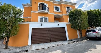 Luxury 4BR Home in Santa Cruz Tegucigalpa