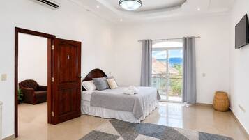 4 bedrooms, desk, iron/ironing board, WiFi