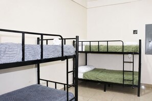 4 bedrooms, desk, iron/ironing board, travel cot