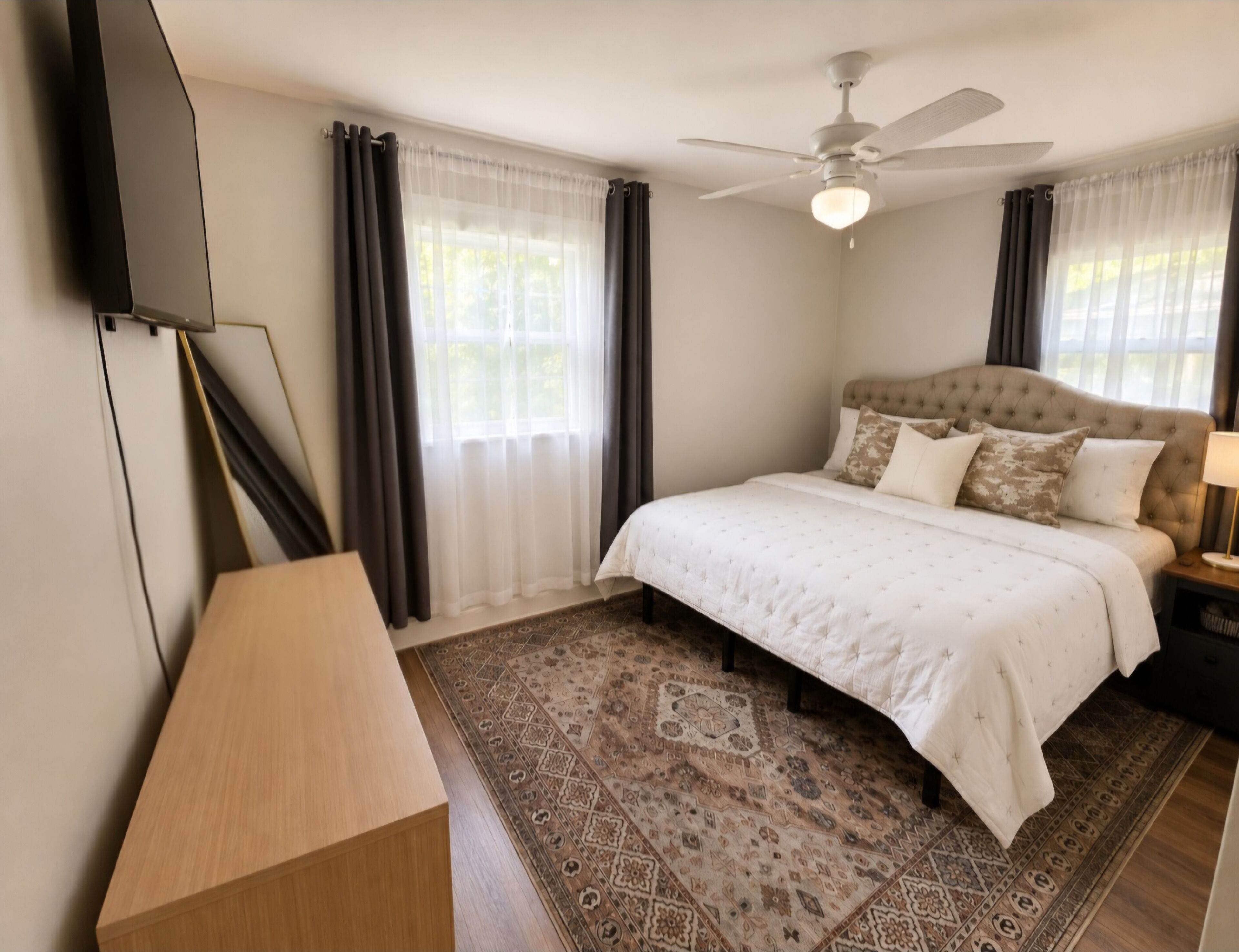 3 bedrooms, desk, iron/ironing board, WiFi (free)