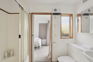Bathroom - Alpine Horizon - Queenstown Holiday Home (Queenstown)