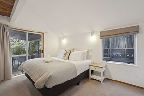 Room - Alpine Horizon - Queenstown Holiday Home (Queenstown)