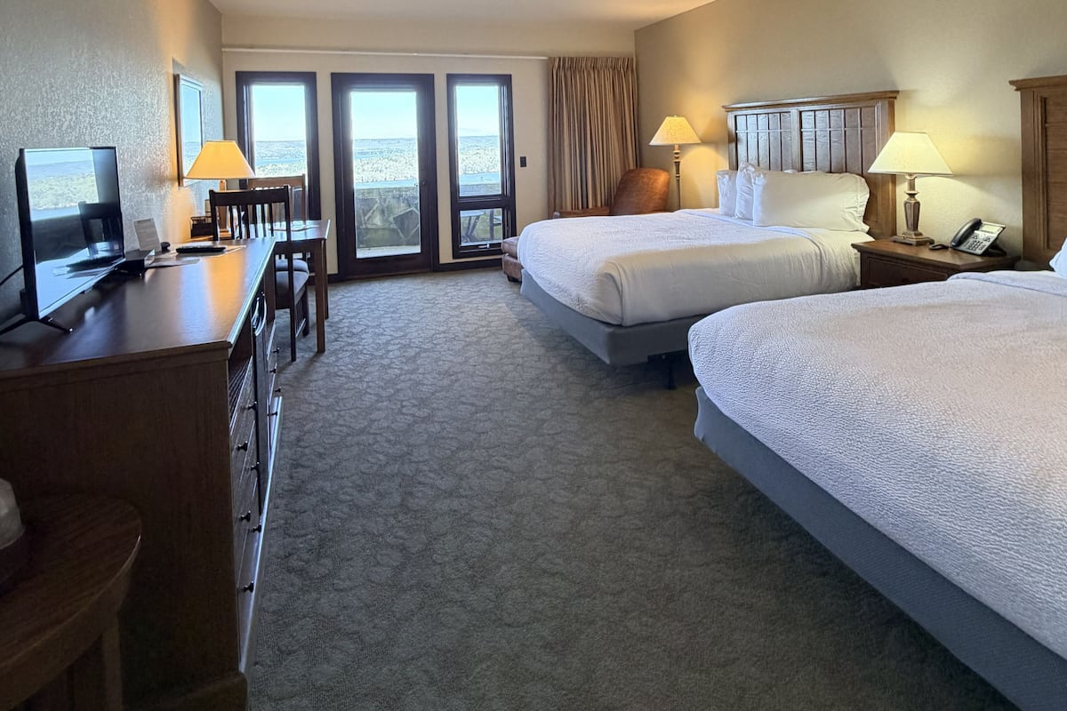Blackout drapes, iron/ironing board, free WiFi
