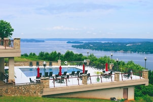 Seasonal outdoor pool, sun loungers