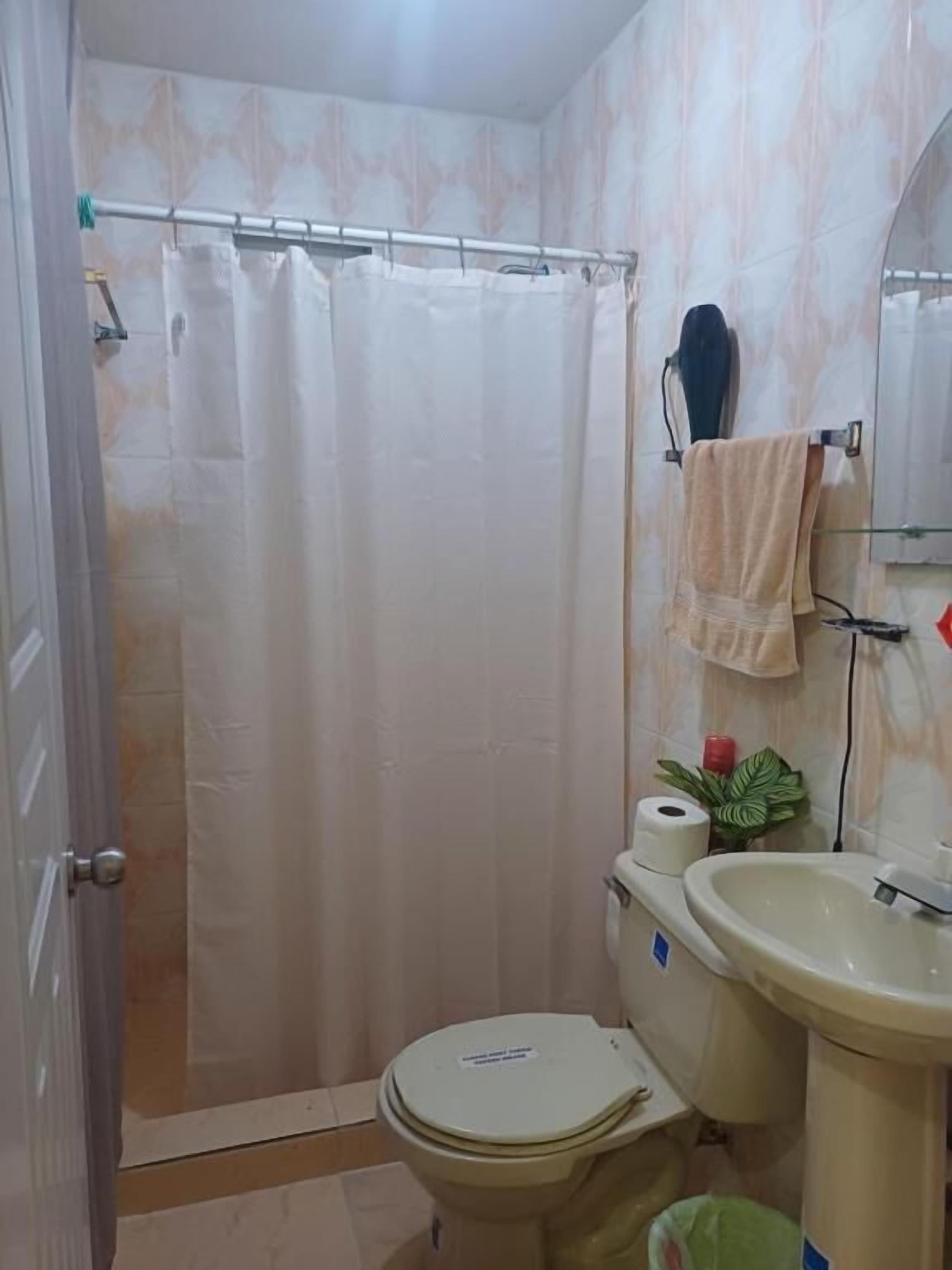 Kostenlose Toilettenartikel, Haartrockner, Handtücher, Seife