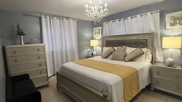 3 slaapkamers, een strijkplank/strijkijzer, internet