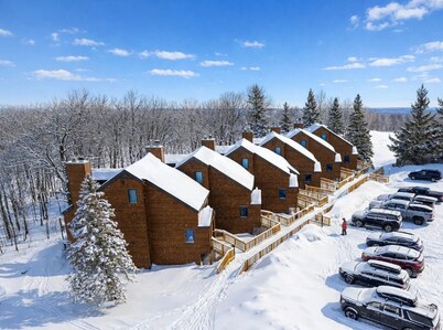 Slopeside 1B/1B Retreat-Fireplace & Massage Chair