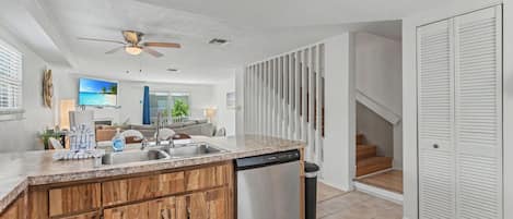 House, Multiple Beds (Beach Blast Retreat) | Interior