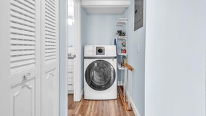 Condo, 1 giường cỡ king (Gulf Shores #402) | Nội thất