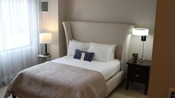 1 slaapkamer, een strijkplank/strijkijzer, wifi, beddengoed