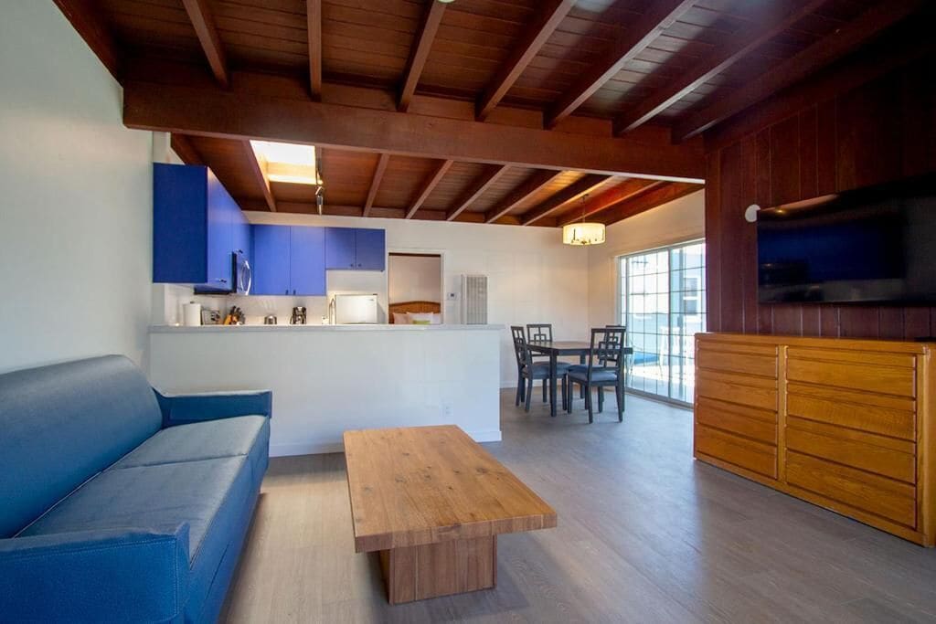 Family Suite, Kitchen | Living area