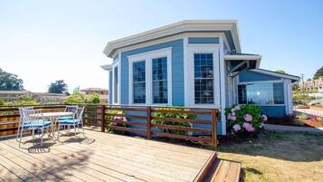 Panoramic Suite, Ocean View | Outdoor dining