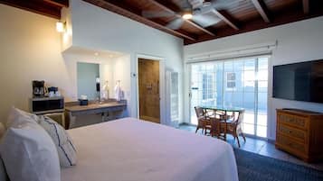 Cortinas blackout, tabla de planchar con plancha y wifi gratis