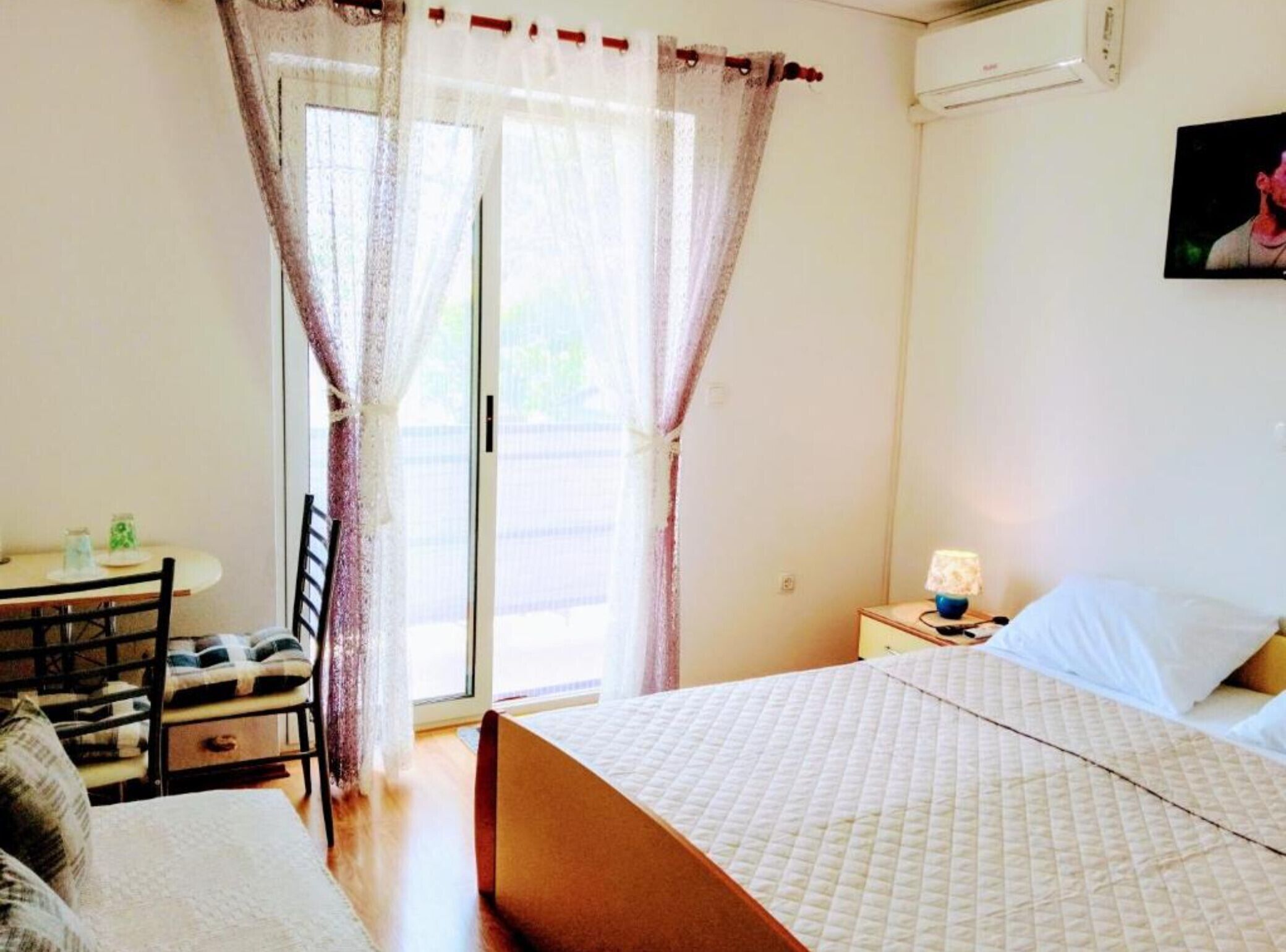 1 bedroom, internet, bed sheets
