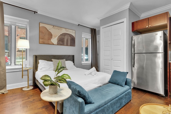 Studio, 1 Queen Bed | Living area | 55-inch Smart TV with digital channels