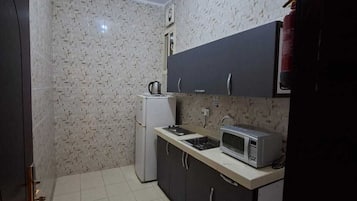 家庭公寓, 城市景观 | 私人厨房 | 迷你冰箱、微波炉、烤箱、厨具/餐具