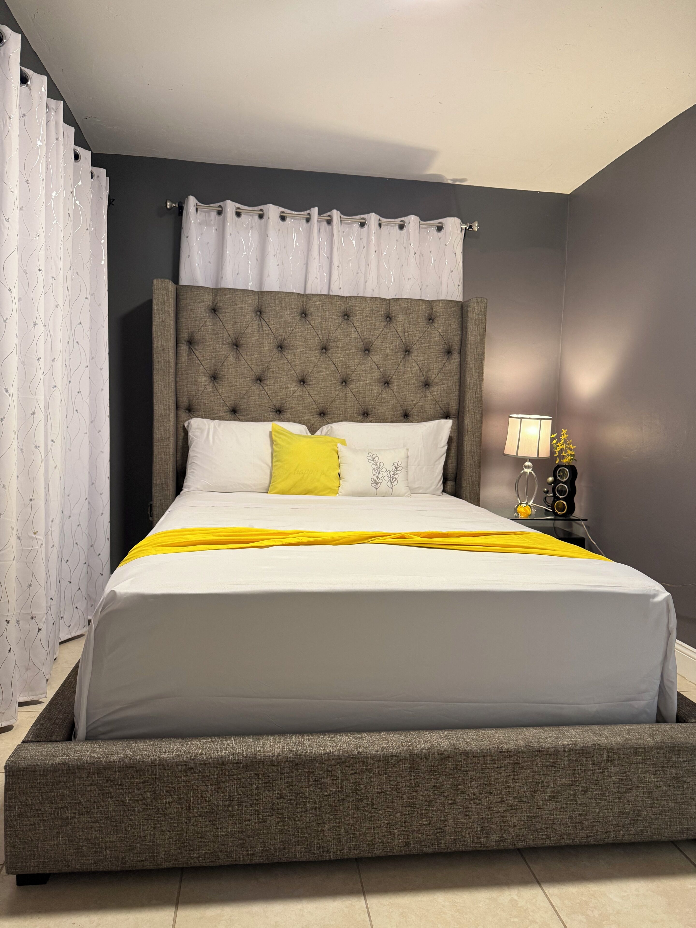 2 bedrooms, iron/ironing board, internet