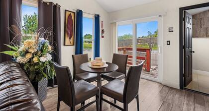 Stylish Loft Retreat, Near Disney, Sleeps 6