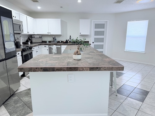 3 Bedroom Home with Private Pool