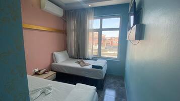 Basic Twin Room | Free WiFi