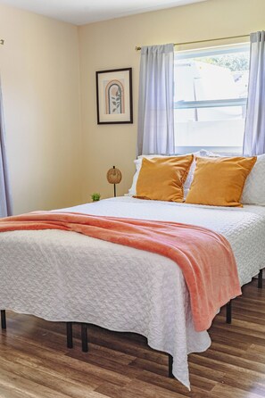 Ferros/tábuas de passar roupa, Wi-Fi, roupa de cama