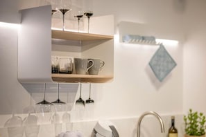 Kahden hengen comfort-huone, parveke, näköala pihalle | Sisätilat