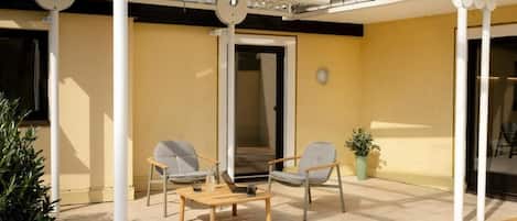 Suite, Patio, Courtyard View | Terrace/patio
