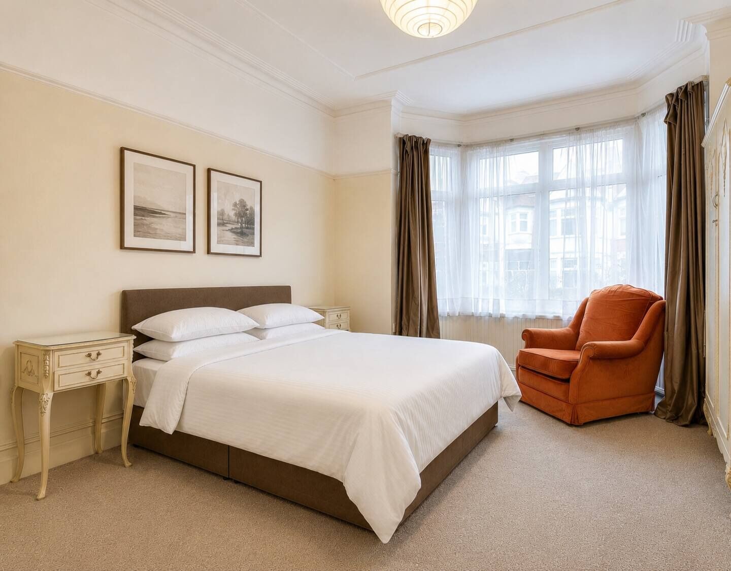 Iron/ironing board, free WiFi, bed sheets