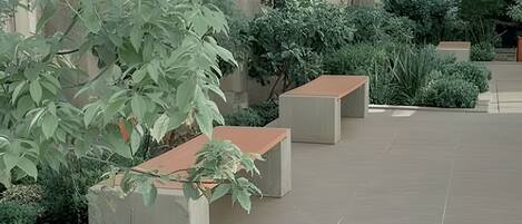 Apartment | Outdoor dining