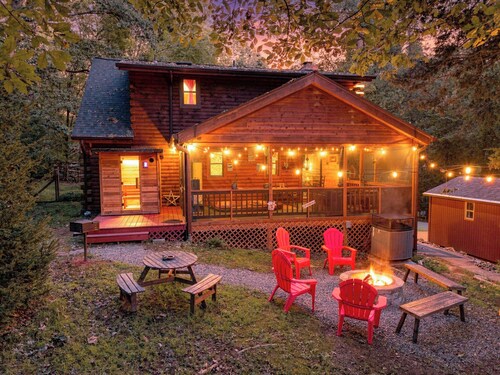 Hot Tub•Sauna•Fire Pit•EV Charger•Water Access