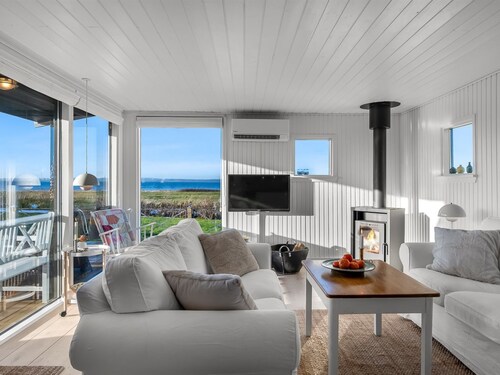 "Gustav" - 50m from the sea by Interhome