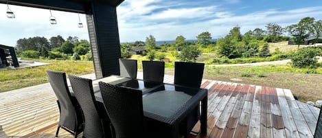 屋外ダイニングエリア