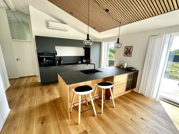 Fridge, dishwasher, cookware/dishes/utensils - "Theodora" - 600m from the sea by Interhome (Knebel)
