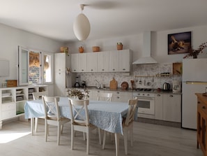 Private kitchen - La Soberana: The House That Cares for You (Arroyo)