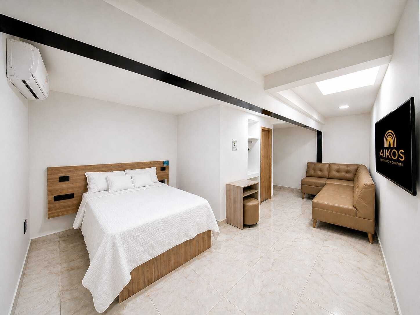 Habitació doble, 1 llit doble | Caixa forta a l'habitació i espai de treball apte per a portàtils 