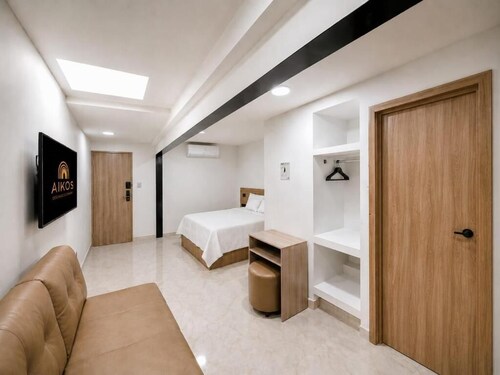 HOTEL AIKOS