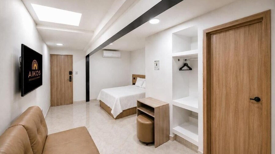 HOTEL AIKOS