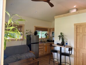 Interior - Charming studio in Bayview with a heated pool. A quiet relaxing getaway. (Bayview)