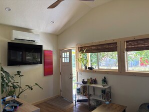 Interior - Charming studio in Bayview with a heated pool. A quiet relaxing getaway. (Bayview)