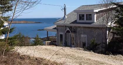 Charming 3-bedroom cottage in lovely Vinalhaven perfect for relaxing
