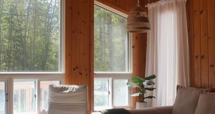 3 bedroom Cabin with a 1 min walk to the beach!